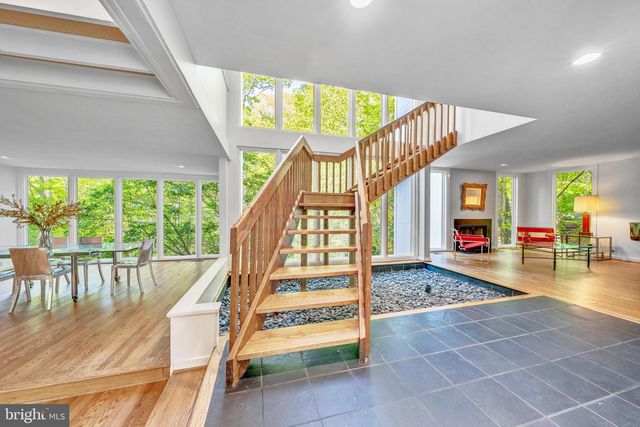 125 EAGLES MERE RD, Great Falls, VA 22066