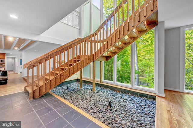 125 EAGLES MERE RD, Great Falls, VA 22066