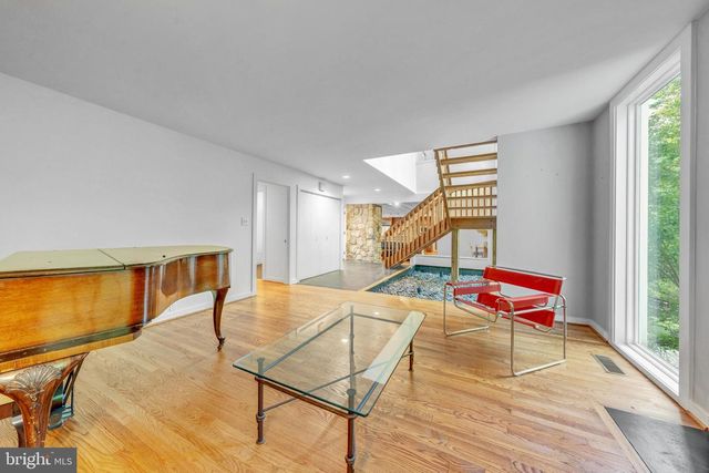 125 EAGLES MERE RD, Great Falls, VA 22066