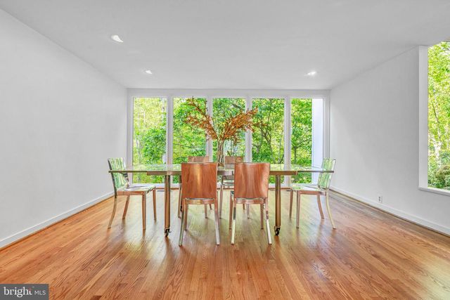 125 EAGLES MERE RD, Great Falls, VA 22066