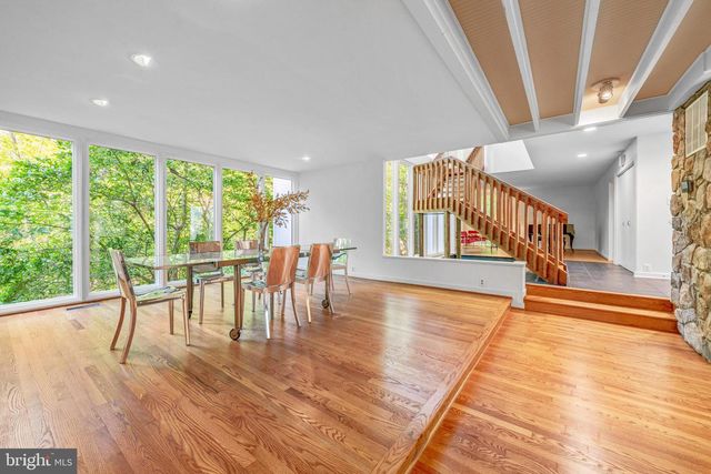 125 EAGLES MERE RD, Great Falls, VA 22066