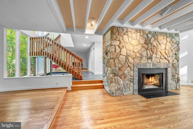 125 EAGLES MERE RD, Great Falls, VA 22066