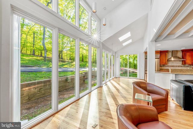125 EAGLES MERE RD, Great Falls, VA 22066