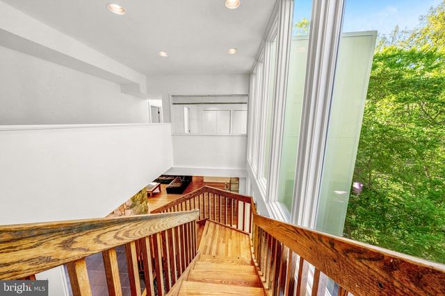 125 EAGLES MERE RD, Great Falls, VA 22066