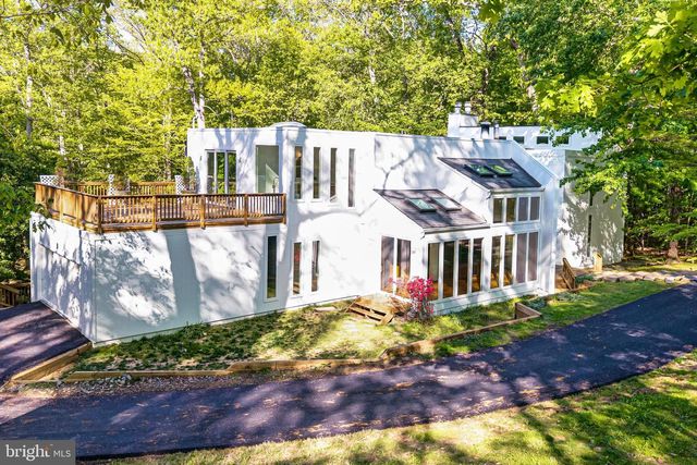 125 EAGLES MERE RD, Great Falls, VA 22066