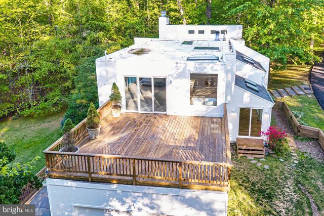 125 EAGLES MERE RD, Great Falls, VA 22066