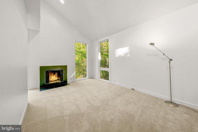 125 EAGLES MERE RD, Great Falls, VA 22066