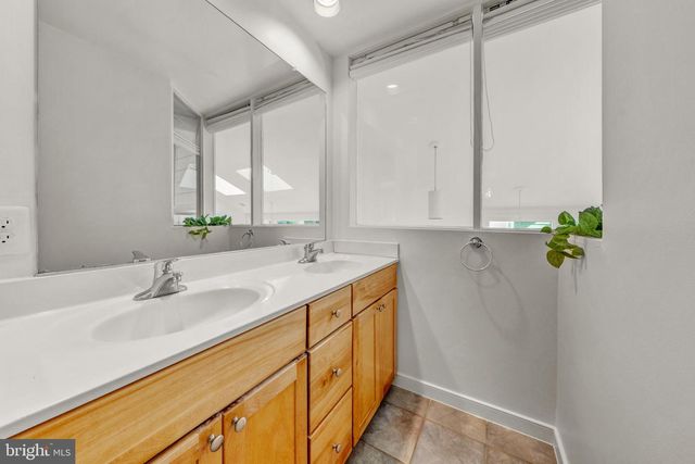 125 EAGLES MERE RD, Great Falls, VA 22066