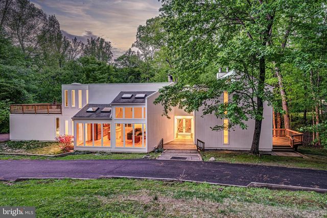125 EAGLES MERE RD, Great Falls, VA 22066