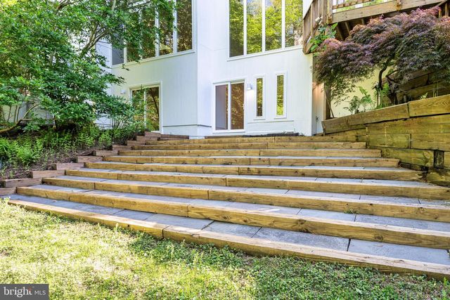 125 EAGLES MERE RD, Great Falls, VA 22066