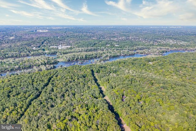125 EAGLES MERE RD, Great Falls, VA 22066