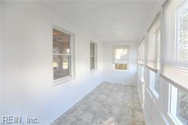 6 Burtis ST, Portsmouth, VA 23702