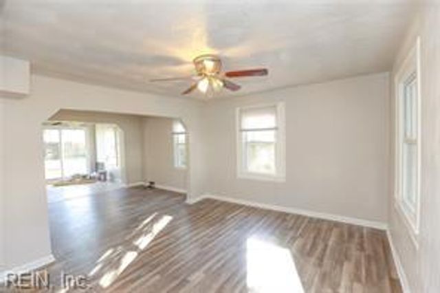 6 Burtis ST, Portsmouth, VA 23702