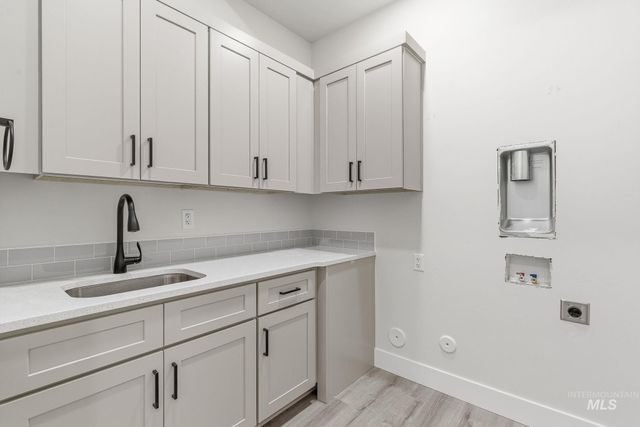 6829 W Ustick, Boise, ID 83704