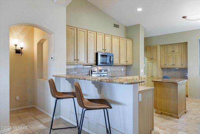 1265 N Birds Nest Road, Green Valley, AZ 85614