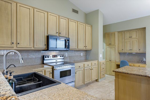 1265 N Birds Nest Road, Green Valley, AZ 85614