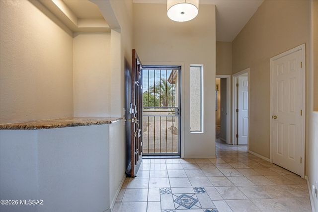 1265 N Birds Nest Road, Green Valley, AZ 85614
