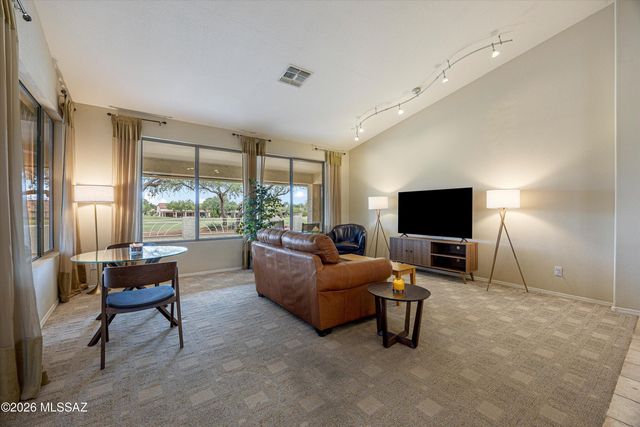 1265 N Birds Nest Road, Green Valley, AZ 85614