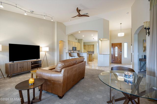 1265 N Birds Nest Road, Green Valley, AZ 85614