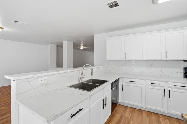 932 Robbins Way, Saginaw, TX 76179