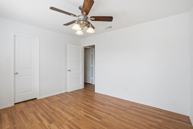 932 Robbins Way, Saginaw, TX 76179