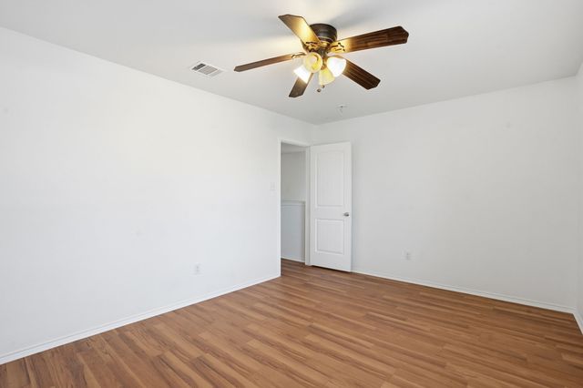 932 Robbins Way, Saginaw, TX 76179