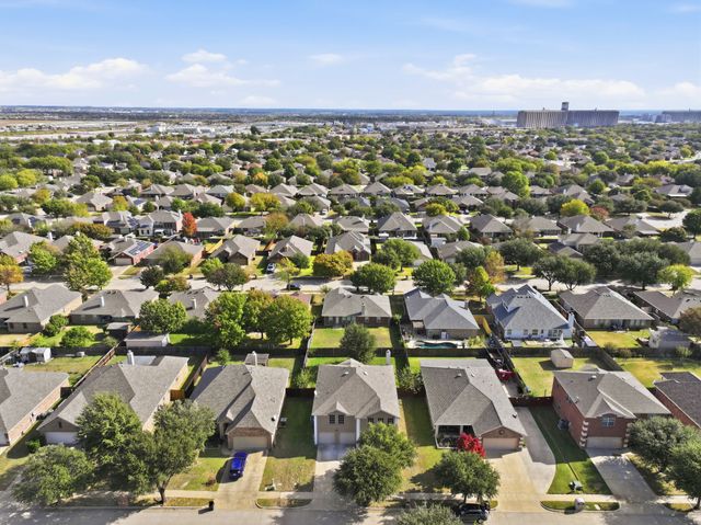 932 Robbins Way, Saginaw, TX 76179