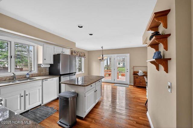 4414 Todd Drive, Sylvania, OH 43560