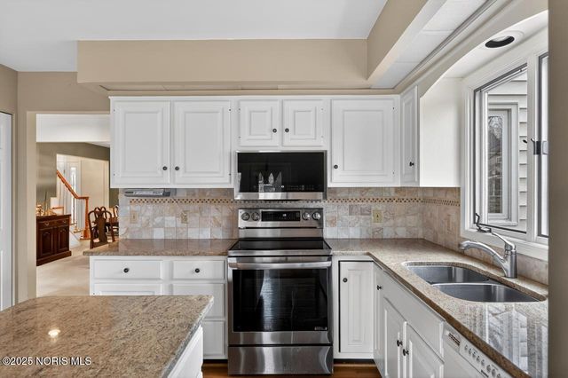 4414 Todd Drive, Sylvania, OH 43560