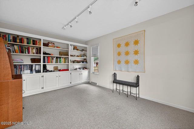 4414 Todd Drive, Sylvania, OH 43560