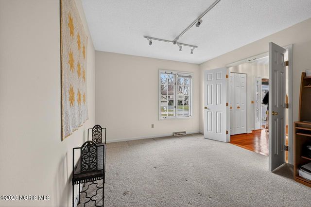 4414 Todd Drive, Sylvania, OH 43560