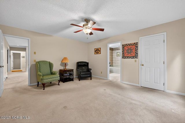 4414 Todd Drive, Sylvania, OH 43560