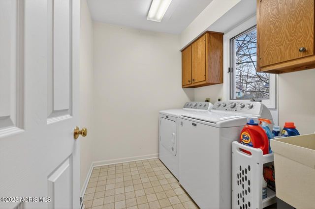 4414 Todd Drive, Sylvania, OH 43560