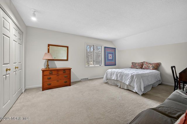 4414 Todd Drive, Sylvania, OH 43560