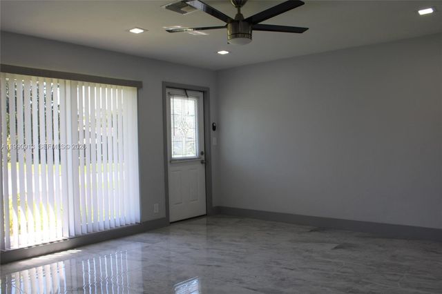 2411 SW 6th St, Fort Lauderdale, FL 33312