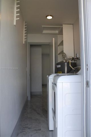 2411 SW 6th St, Fort Lauderdale, FL 33312