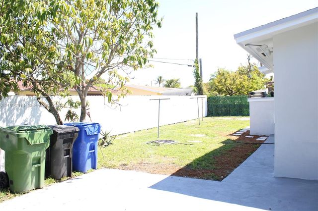 2411 SW 6th St, Fort Lauderdale, FL 33312