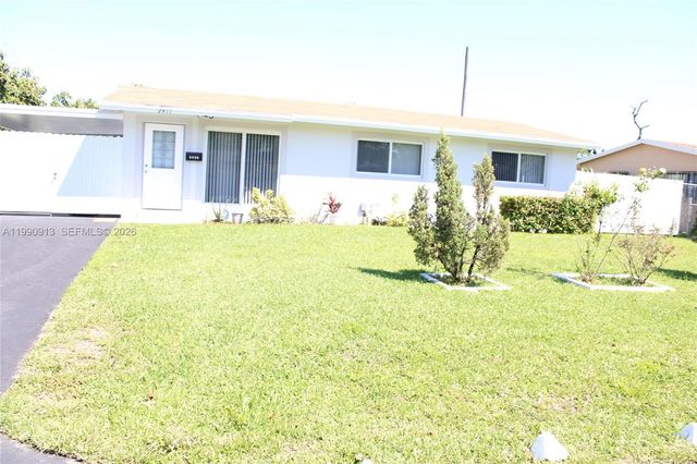 2411 SW 6th St, Fort Lauderdale, FL 33312