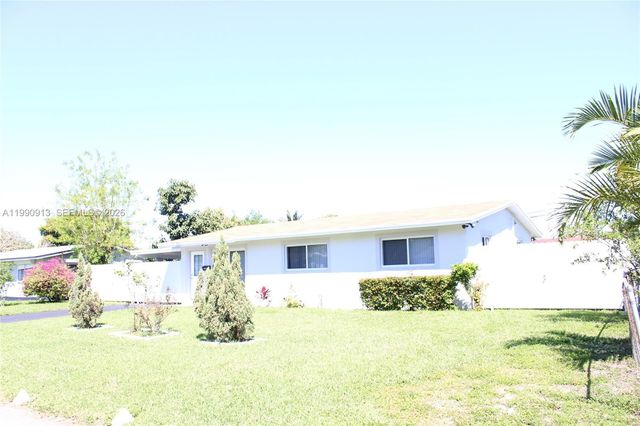 2411 SW 6th St, Fort Lauderdale, FL 33312