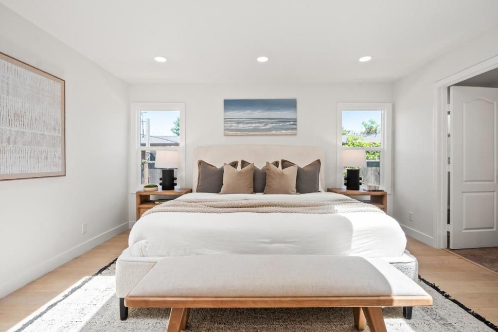 Image 11 of property listing at 1040 Haven Avenue, Redwood City, CA 94063