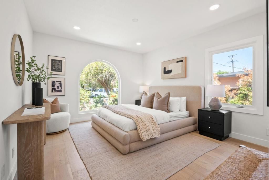 Image 14 of property listing at 1040 Haven Avenue, Redwood City, CA 94063