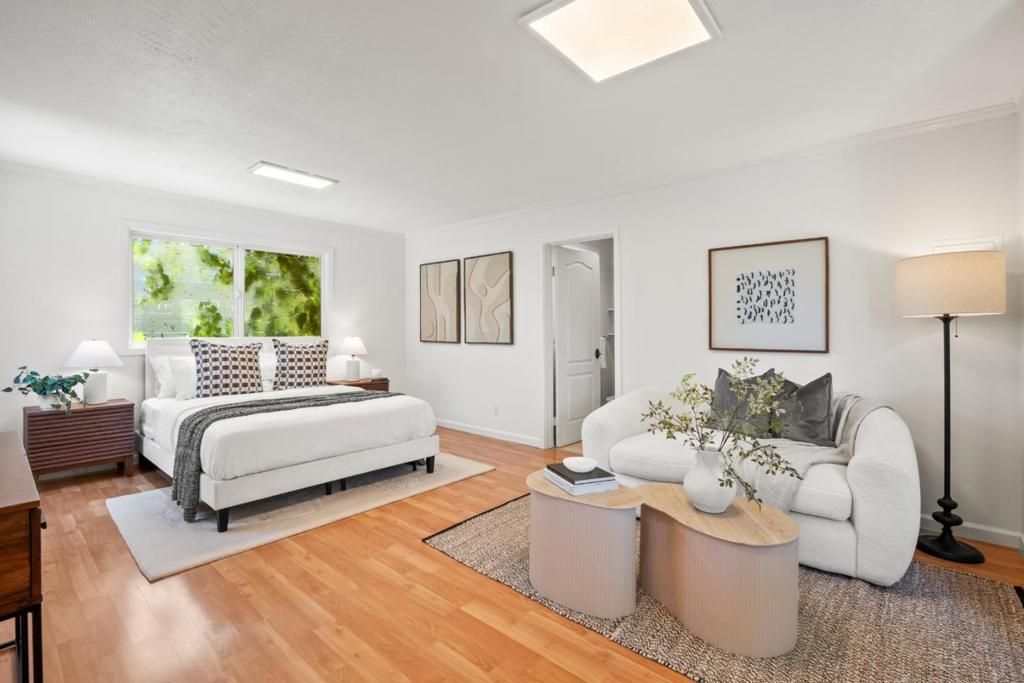 Image 21 of property listing at 1040 Haven Avenue, Redwood City, CA 94063