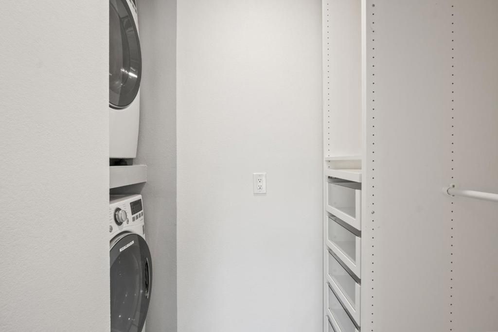 Image 25 of property listing at 1040 Haven Avenue, Redwood City, CA 94063