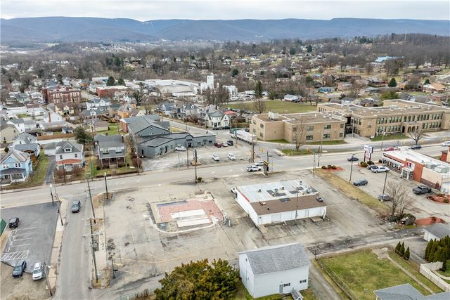 318 Morgantown St, Uniontown, PA 15401