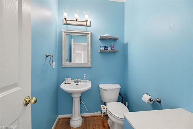 802 Lisa Run Court, Kernersville, NC 27284