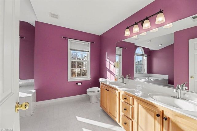 802 Lisa Run Court, Kernersville, NC 27284