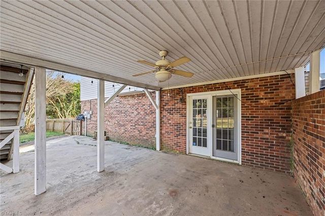 802 Lisa Run Court, Kernersville, NC 27284