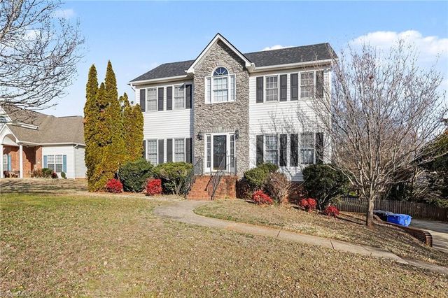 802 Lisa Run Court, Kernersville, NC 27284