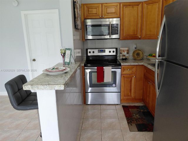 1433 SW 24th Ct 1, Fort Lauderdale, FL 33315