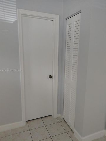 1433 SW 24th Ct 1, Fort Lauderdale, FL 33315